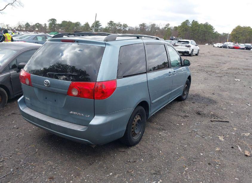 Photo 4 of 2006 Toyota Sienna LE (VIN 5TDZA23C26S583229)