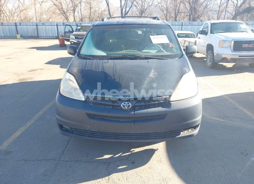 Photo 6 of 2004 Toyota Sienna LE (VIN 5TDZA23C34S012488)
