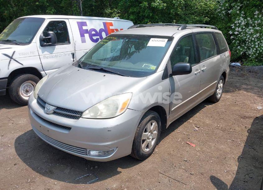 Photo 2 of 2004 Toyota Sienna CE (VIN 5TDZA23C34S019361)