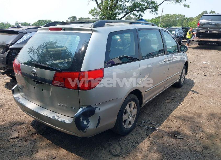 Photo 4 of 2004 Toyota Sienna CE (VIN 5TDZA23C34S019361)