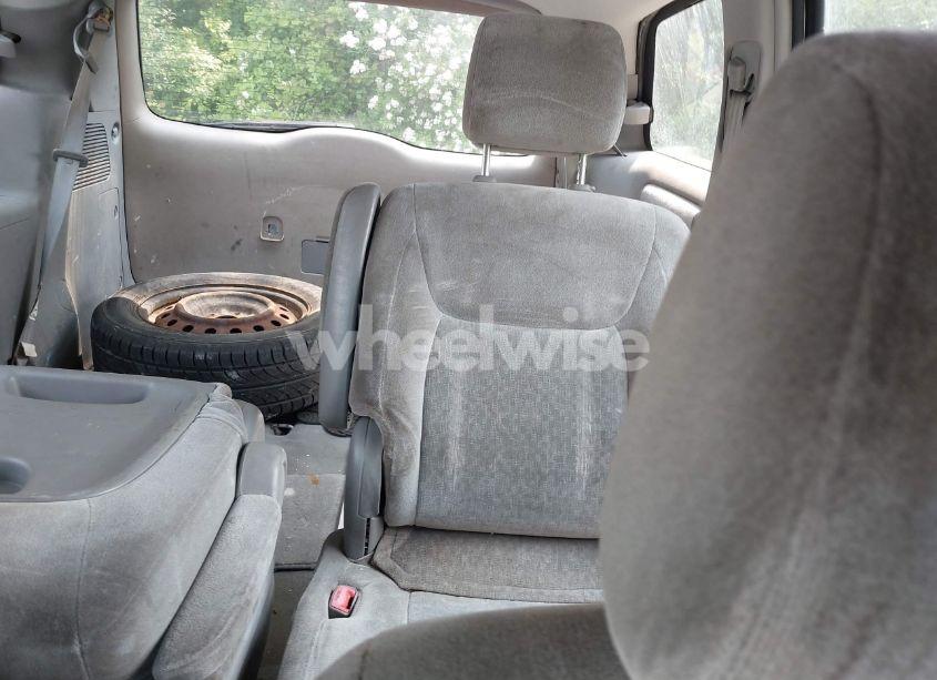 Photo 8 of 2004 Toyota Sienna CE (VIN 5TDZA23C34S019361)