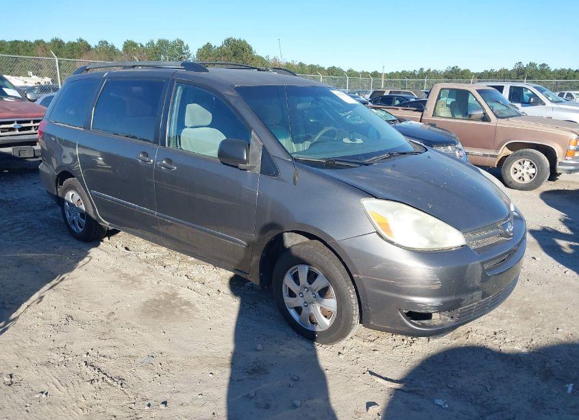 2004 Toyota Sienna CE (VIN 5TDZA23C34S035740) main photo