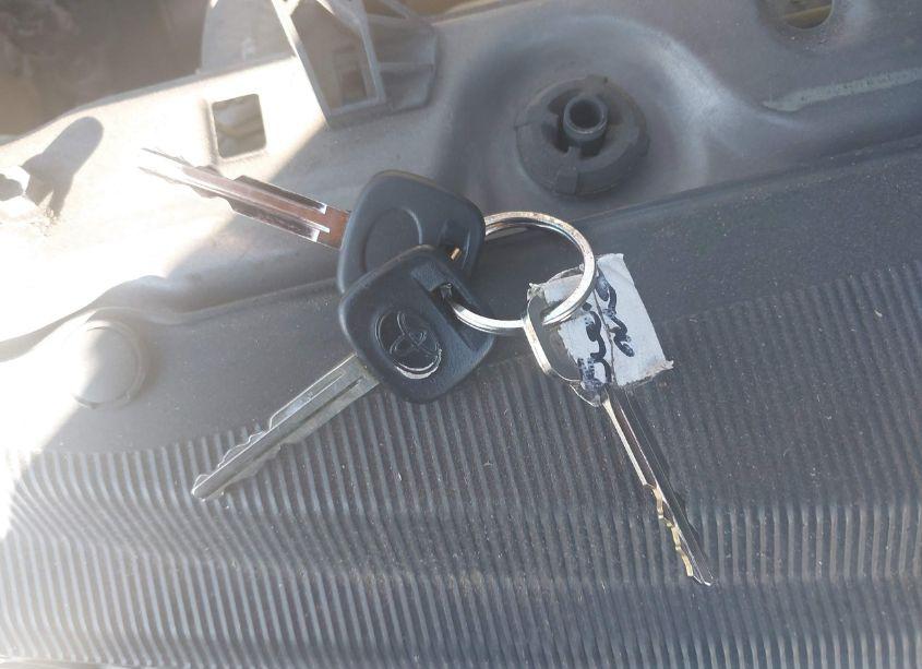 Photo 11 of 2004 Toyota Sienna CE (VIN 5TDZA23C34S035740)