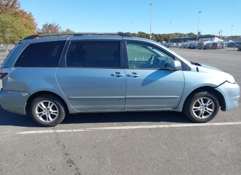 Photo 13 of 2004 Toyota Sienna LE (VIN 5TDZA23C34S038511)