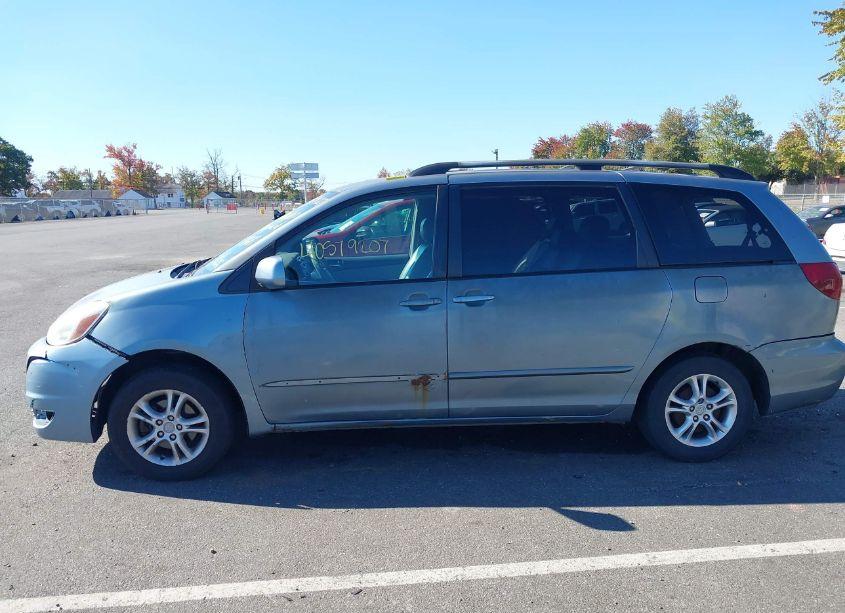 Photo 14 of 2004 Toyota Sienna LE (VIN 5TDZA23C34S038511)
