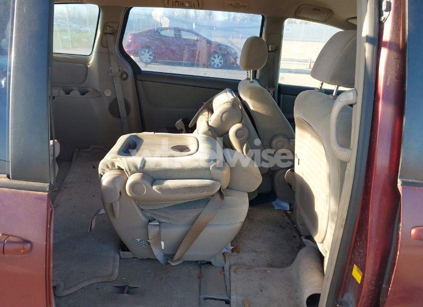 Photo 8 of 2004 Toyota Sienna CE (VIN 5TDZA23C34S061027)