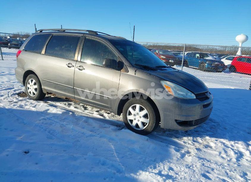 2004 Toyota Sienna LE (VIN 5TDZA23C34S086879) main photo