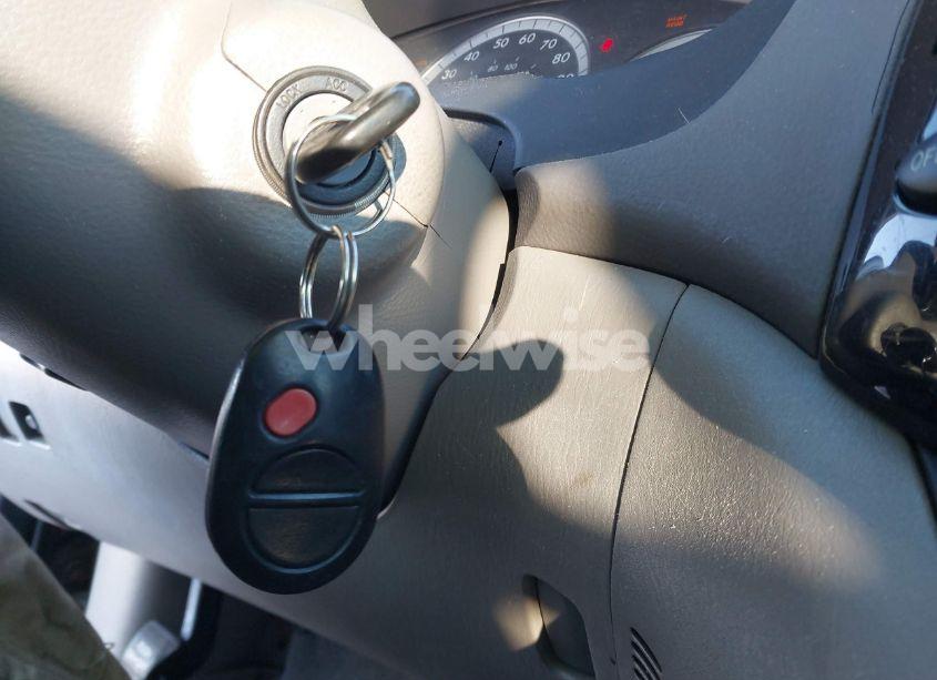 Photo 11 of 2004 Toyota Sienna LE (VIN 5TDZA23C34S086879)