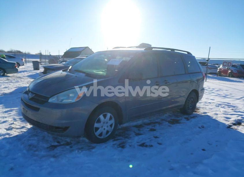 Photo 2 of 2004 Toyota Sienna LE (VIN 5TDZA23C34S086879)