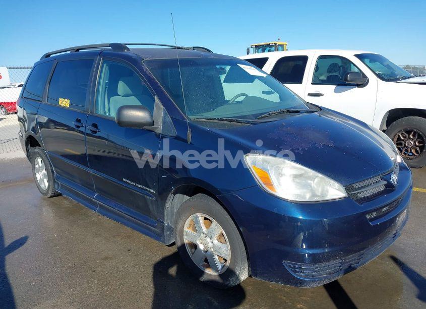 2004 Toyota Sienna LE (VIN 5TDZA23C34S104071) main photo