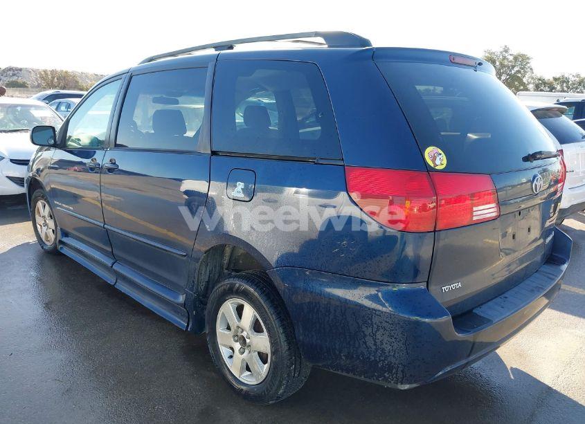 Photo 3 of 2004 Toyota Sienna LE (VIN 5TDZA23C34S104071)