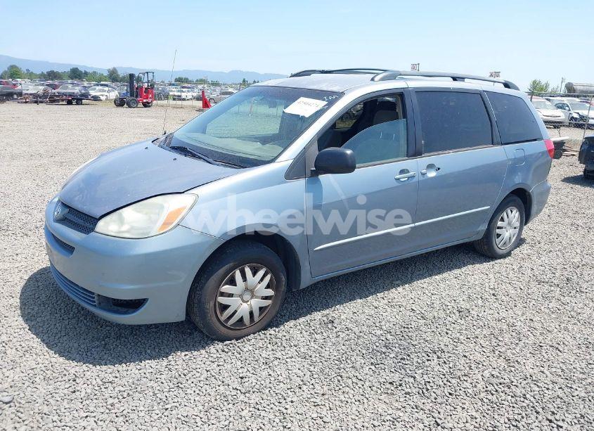 Photo 2 of 2004 Toyota Sienna LE (VIN 5TDZA23C34S110856)