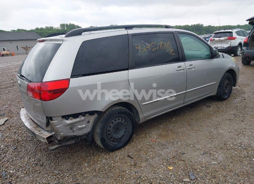 Photo 4 of 2004 Toyota Sienna LE (VIN 5TDZA23C34S129410)