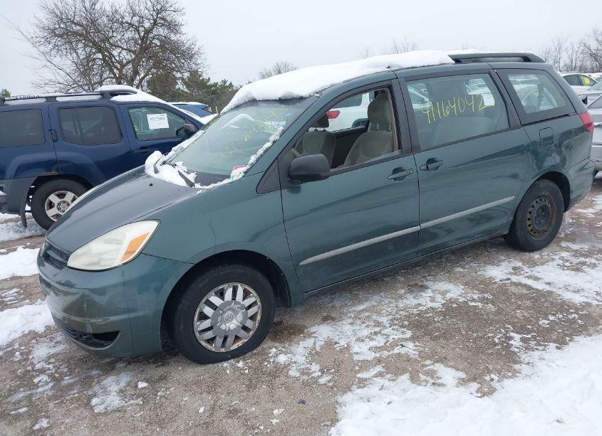Photo 2 of 2004 Toyota Sienna CE (VIN 5TDZA23C34S133750)