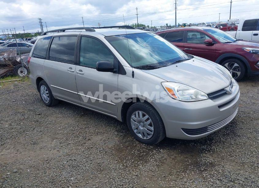 2004 Toyota Sienna LE (VIN 5TDZA23C34S154579) main photo