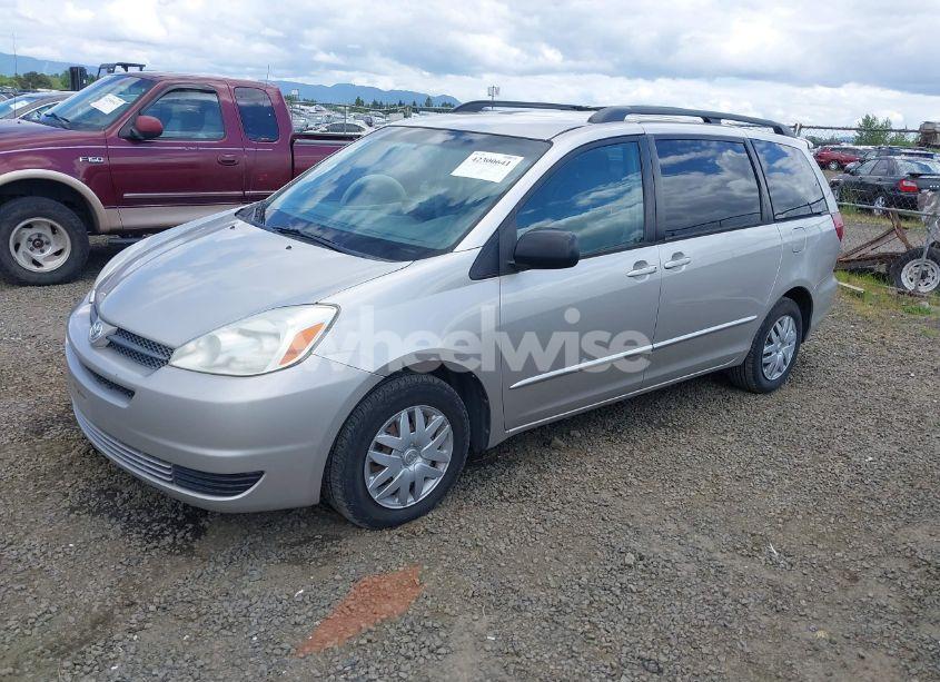 Photo 2 of 2004 Toyota Sienna LE (VIN 5TDZA23C34S154579)