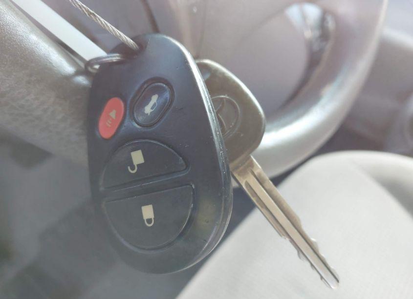 Photo 11 of 2004 Toyota Sienna LE (VIN 5TDZA23C34S186223)