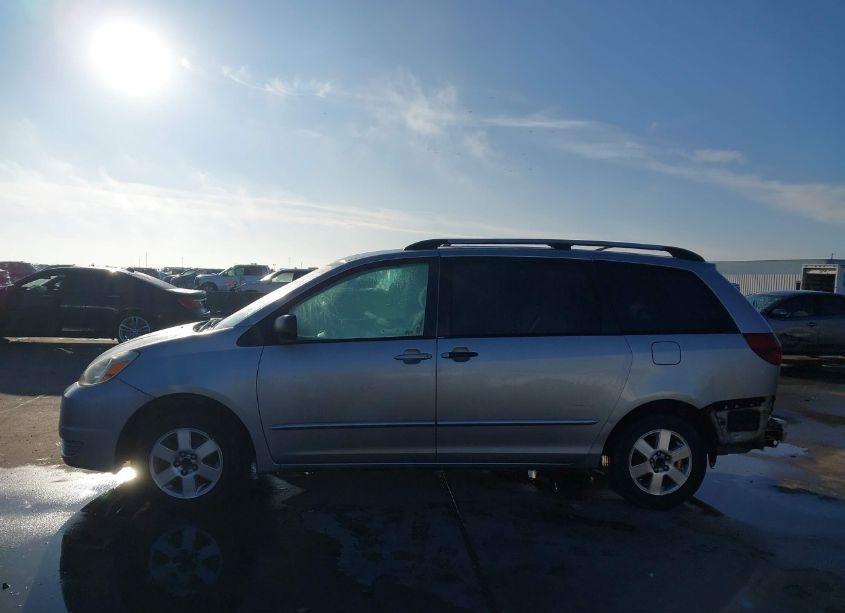 Photo 15 of 2004 Toyota Sienna LE (VIN 5TDZA23C34S186223)