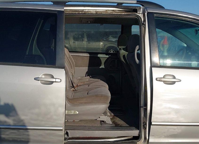 Photo 8 of 2004 Toyota Sienna LE (VIN 5TDZA23C34S186223)