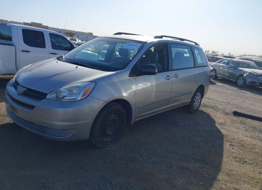 Photo 2 of 2004 Toyota Sienna CE (VIN 5TDZA23C34S207863)