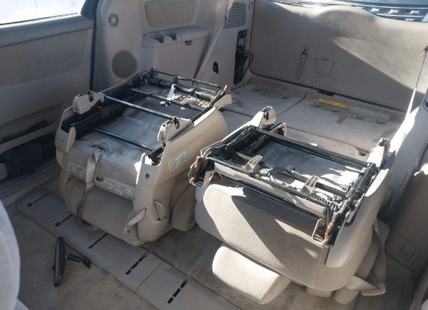 Photo 8 of 2005 Toyota Sienna LE (VIN 5TDZA23C35S256336)