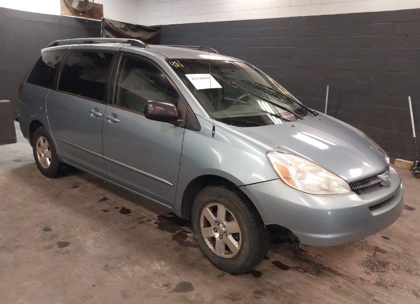 2005 Toyota Sienna LE (VIN 5TDZA23C35S265795) main photo