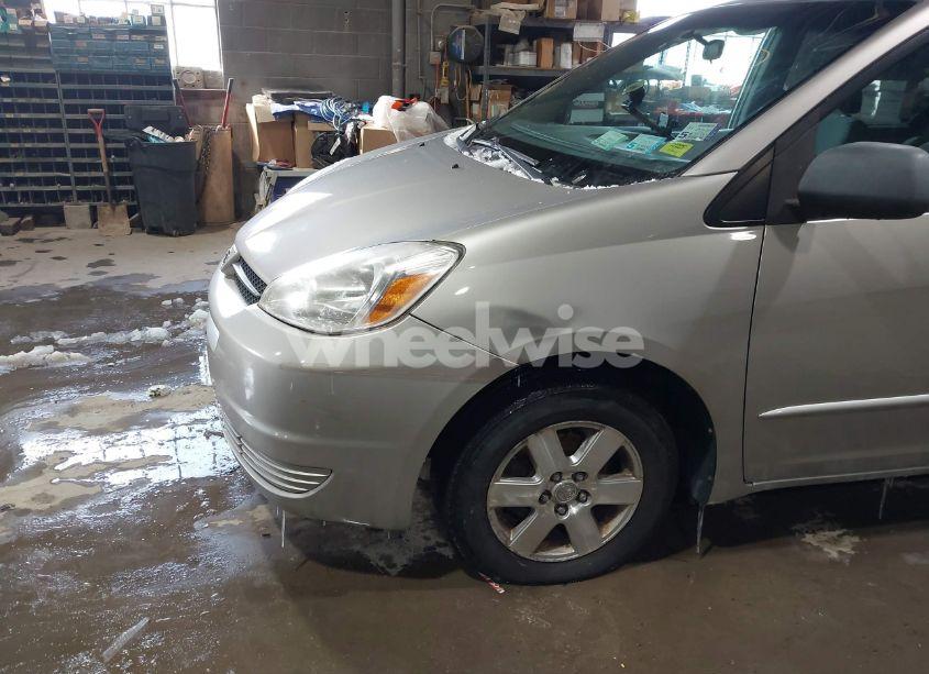 Photo 6 of 2005 Toyota Sienna LE (VIN 5TDZA23C35S323212)