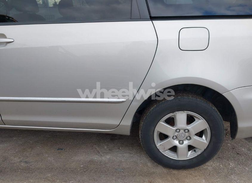 Photo 17 of 2005 Toyota Sienna LE (VIN 5TDZA23C35S330841)