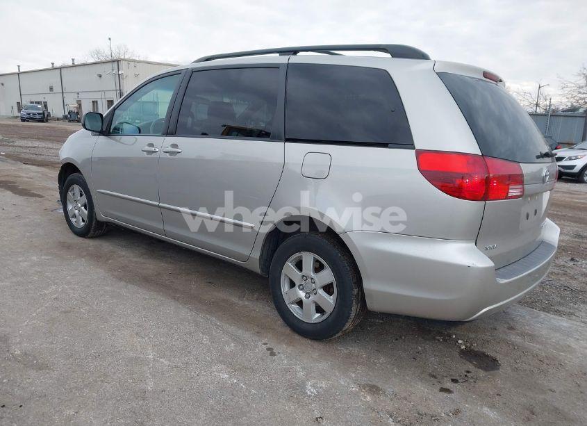 Photo 3 of 2005 Toyota Sienna LE (VIN 5TDZA23C35S330841)