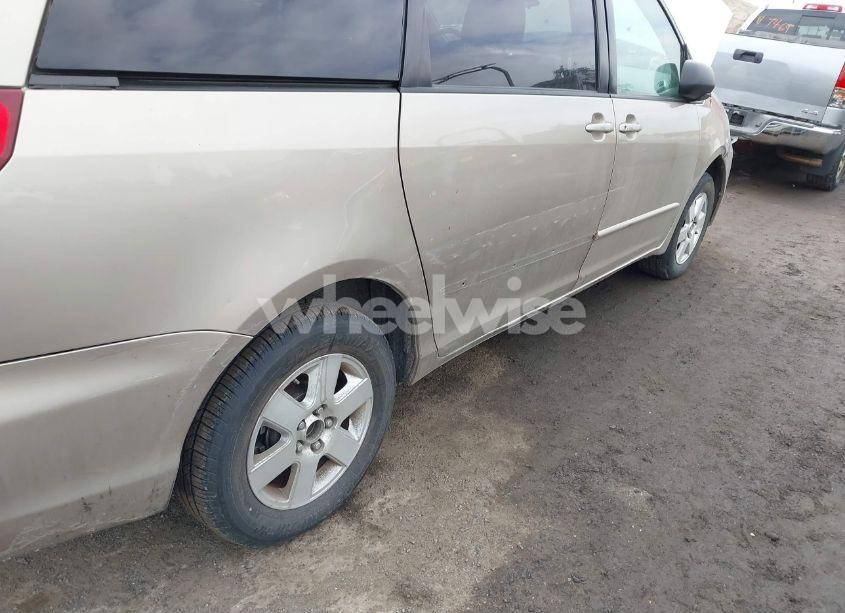 Photo 12 of 2005 Toyota Sienna LE (VIN 5TDZA23C35S382177)