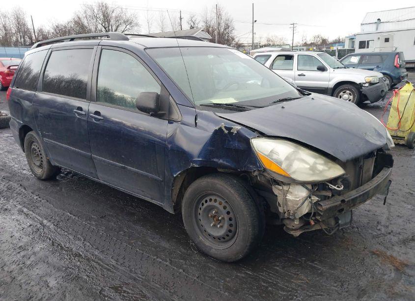 2006 Toyota Sienna LE (VIN 5TDZA23C36S395805) main photo