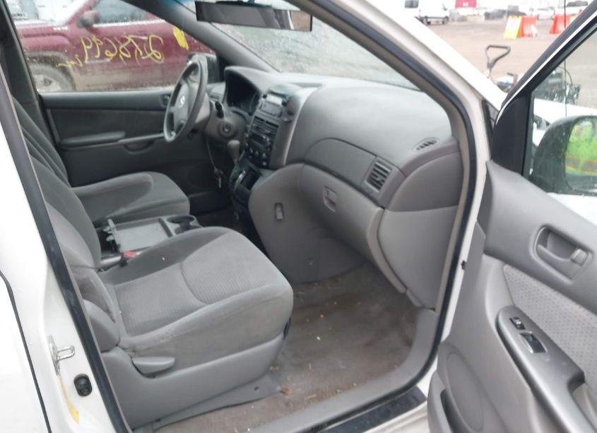 Photo 5 of 2006 Toyota Sienna LE (VIN 5TDZA23C36S397926)