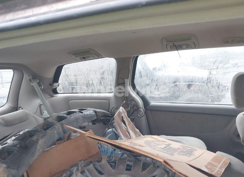 Photo 8 of 2006 Toyota Sienna CE (VIN 5TDZA23C36S418743)