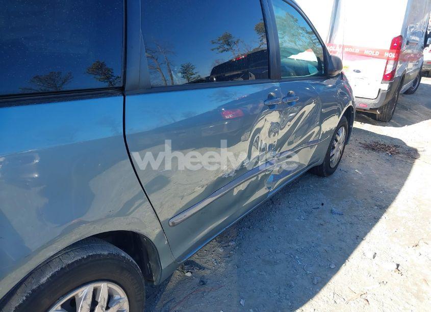 Photo 6 of 2006 Toyota Sienna LE (VIN 5TDZA23C36S431878)