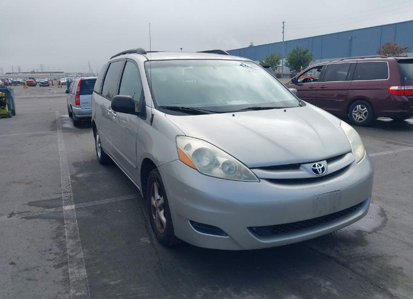 2006 Toyota Sienna LE (VIN 5TDZA23C36S463228) main photo