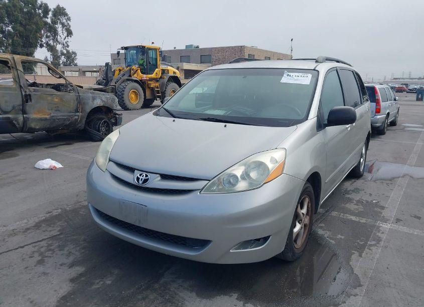 Photo 2 of 2006 Toyota Sienna LE (VIN 5TDZA23C36S463228)
