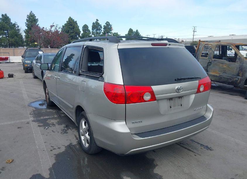 Photo 3 of 2006 Toyota Sienna LE (VIN 5TDZA23C36S463228)