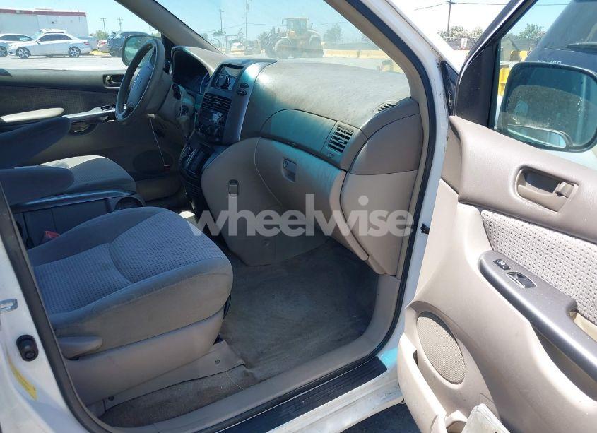 Photo 5 of 2006 Toyota Sienna LE (VIN 5TDZA23C36S480739)