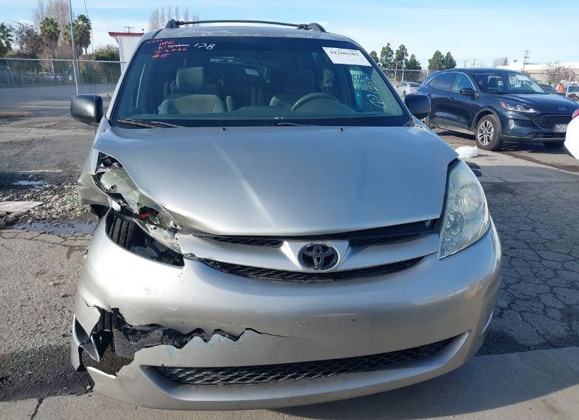 Photo 13 of 2006 Toyota Sienna CE/LE (VIN 5TDZA23C36S502447)