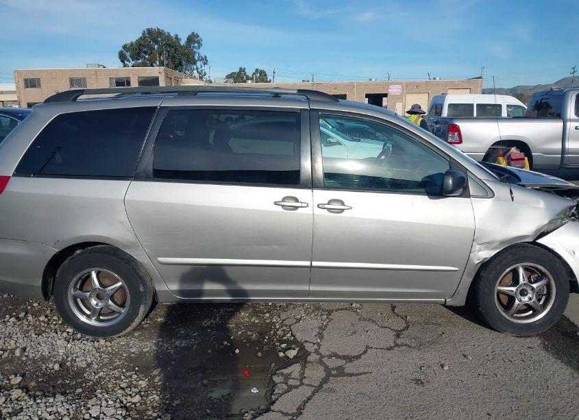 Photo 14 of 2006 Toyota Sienna CE/LE (VIN 5TDZA23C36S502447)