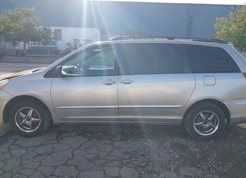 Photo 15 of 2006 Toyota Sienna CE/LE (VIN 5TDZA23C36S502447)