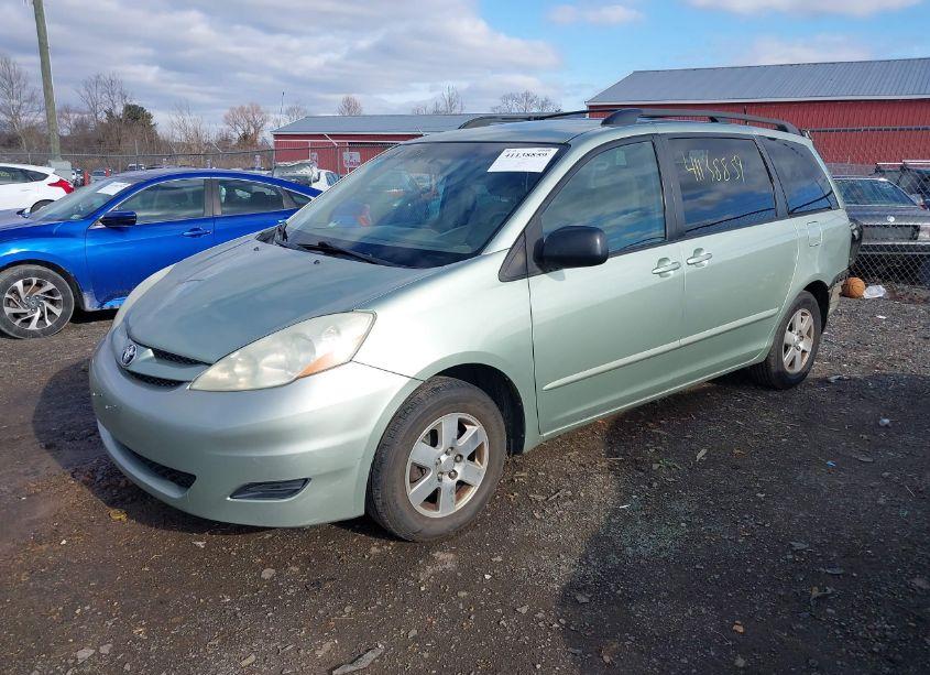 Photo 2 of 2006 Toyota Sienna LE (VIN 5TDZA23C36S520169)