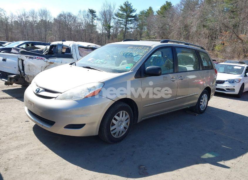 Photo 2 of 2006 Toyota Sienna CE (VIN 5TDZA23C36S525016)