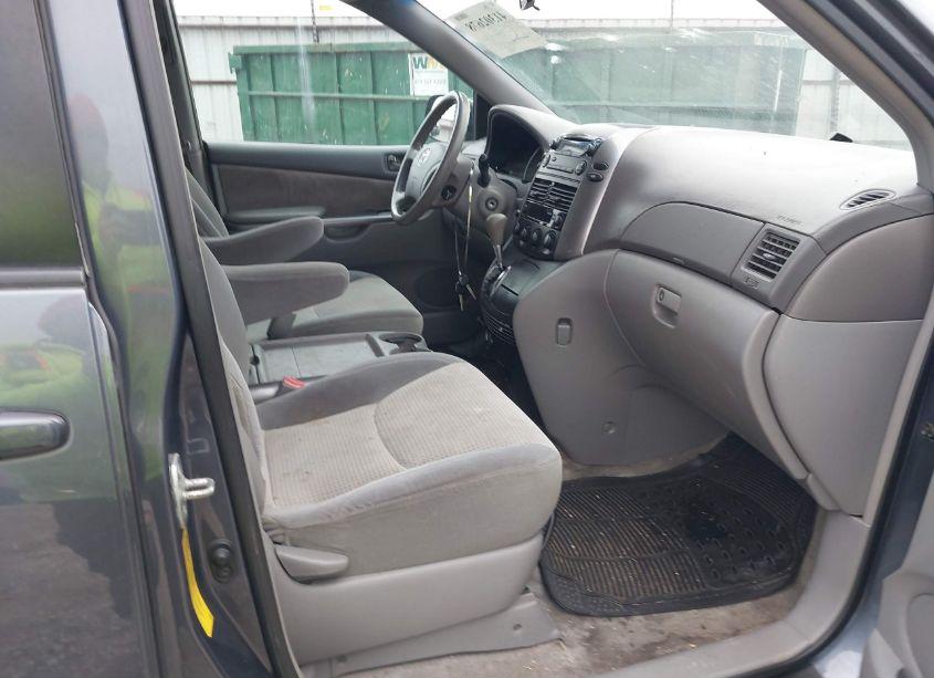 Photo 5 of 2006 Toyota Sienna LE (VIN 5TDZA23C36S569047)