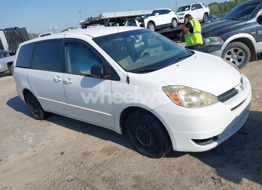 2004 Toyota Sienna CE (VIN 5TDZA23C44S007106) main photo