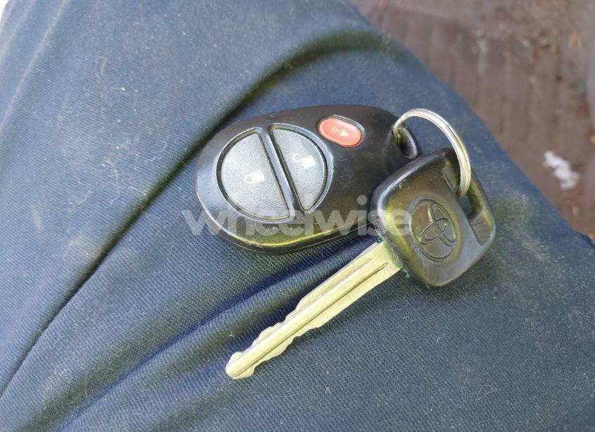 Photo 11 of 2004 Toyota Sienna CE (VIN 5TDZA23C44S007106)