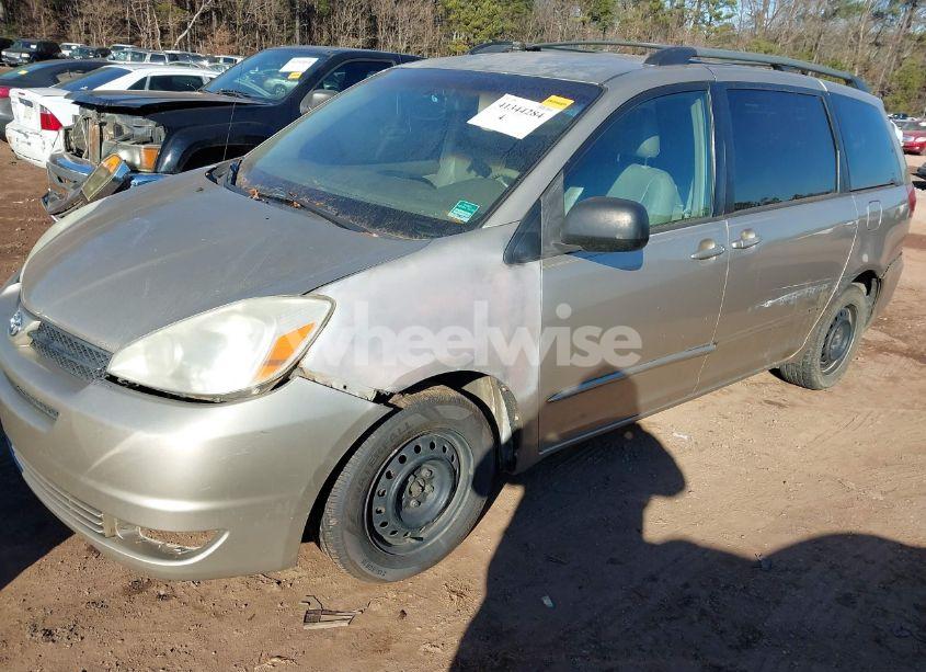 Photo 2 of 2004 Toyota Sienna LE (VIN 5TDZA23C44S086115)