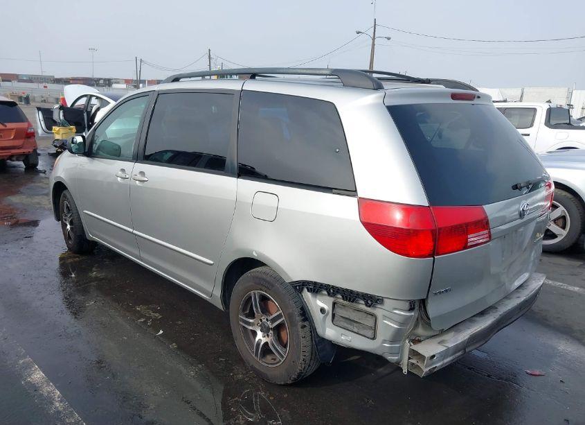 Photo 3 of 2004 Toyota Sienna LE (VIN 5TDZA23C44S098460)