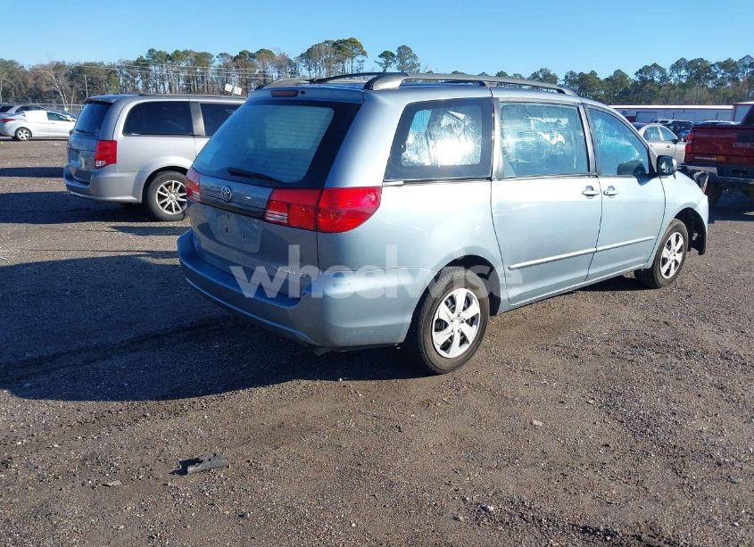 Photo 4 of 2004 Toyota Sienna CE (VIN 5TDZA23C44S101857)