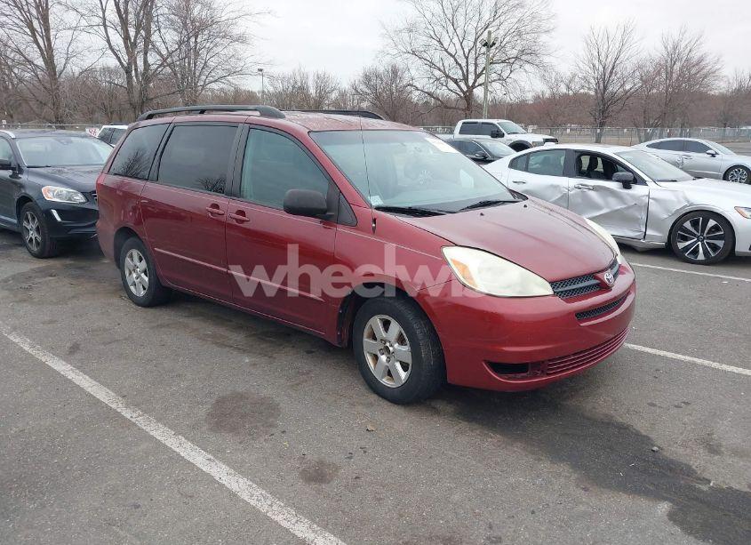 2004 Toyota Sienna LE (VIN 5TDZA23C44S129125) main photo